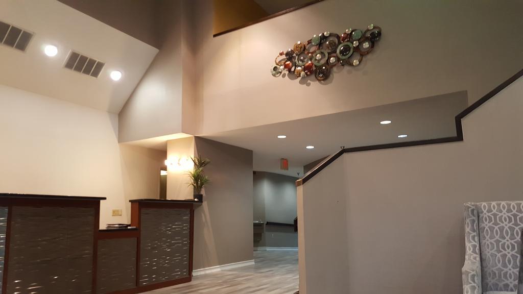Americas Best Value Inn And Suites Lee'S Summit-Kansas City Экстерьер фото