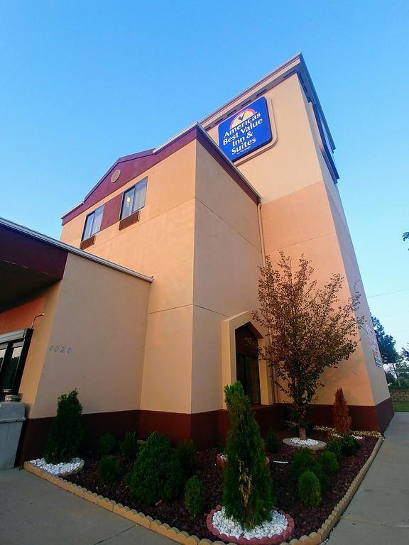 Americas Best Value Inn And Suites Lee'S Summit-Kansas City Экстерьер фото