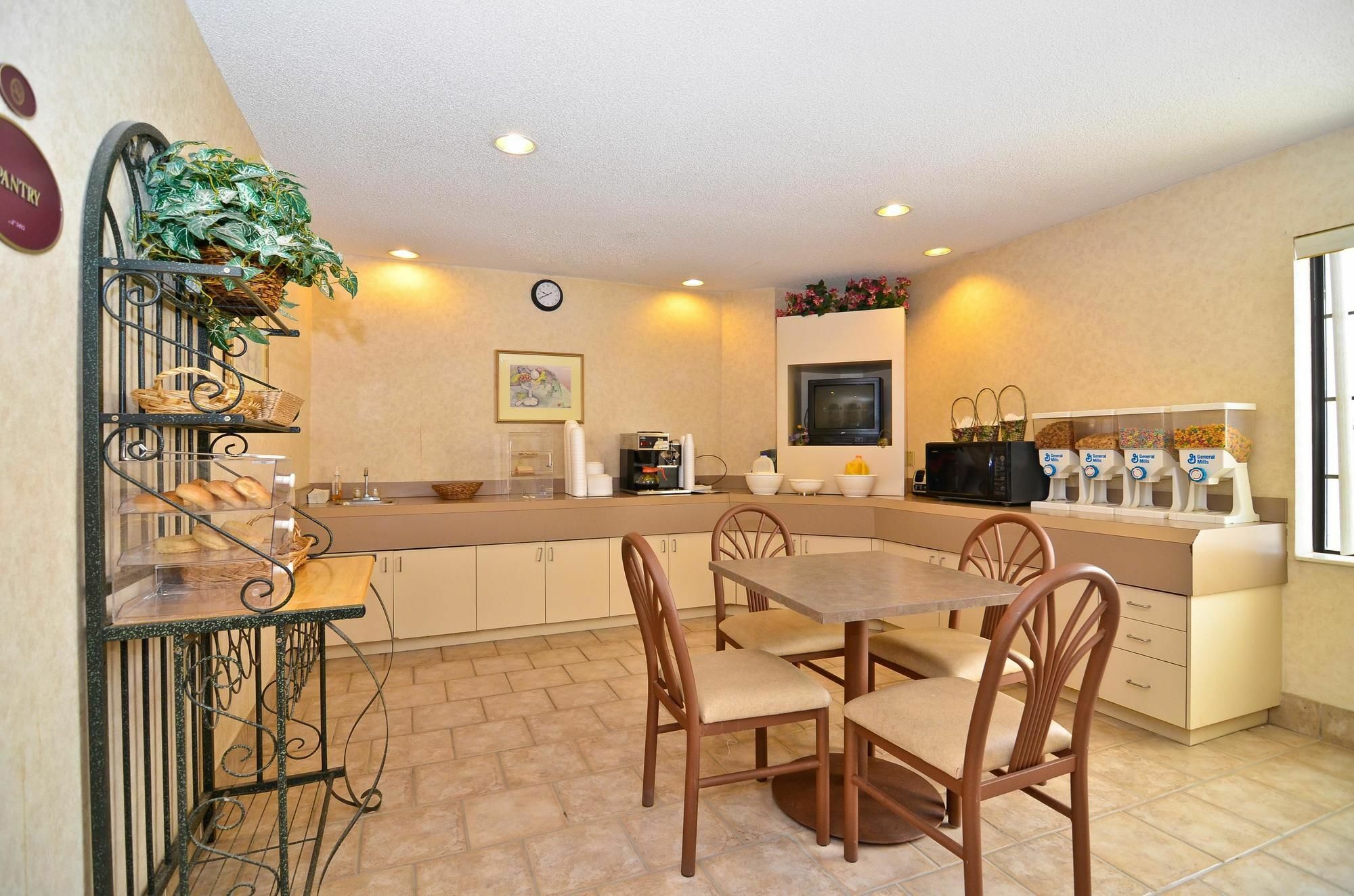 Americas Best Value Inn And Suites Lee'S Summit-Kansas City Экстерьер фото